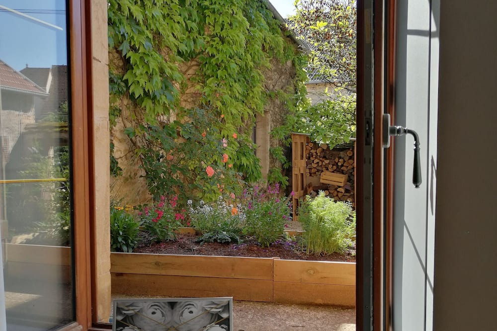 Photo of Patio Balcony in Cusey