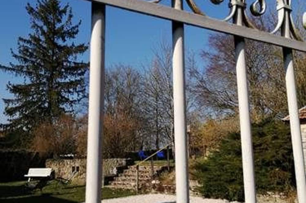 Photo of Others in Cusey