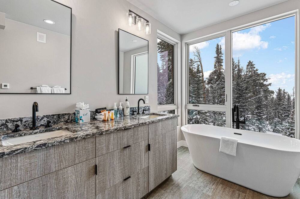 Photo of Bathroom in Woodmoor