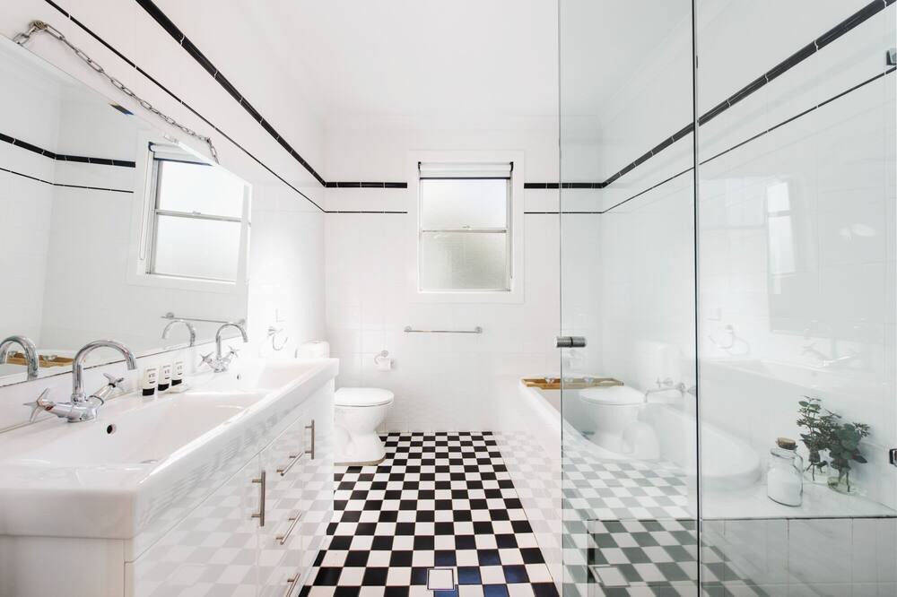 Photo of Bathroom in Central Mudgee