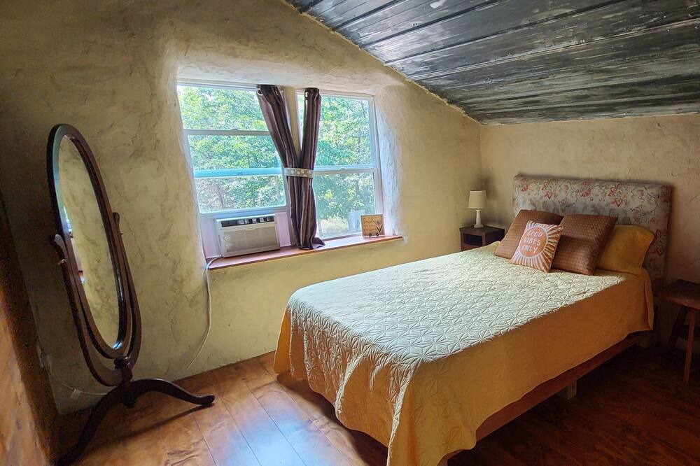 Photo of Bedroom in Gatewood