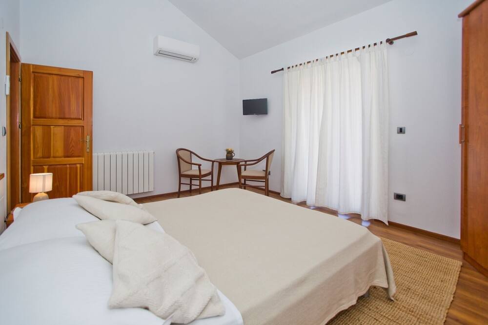 Photo of Bedroom in Bogomolje