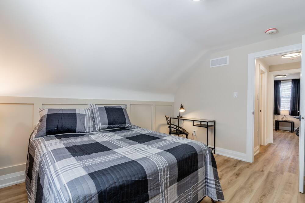Photo of Bedroom in Hamilton