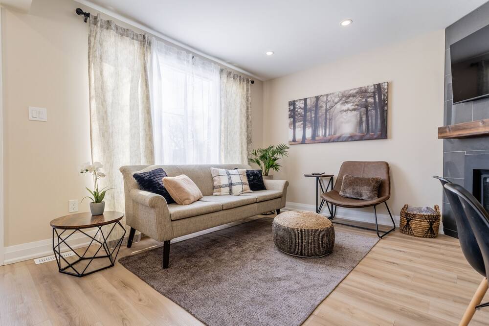 Photo of Livingroom in Hamilton