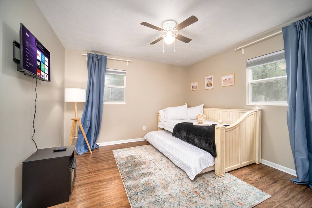 Photo of Bedroom in Orange Park