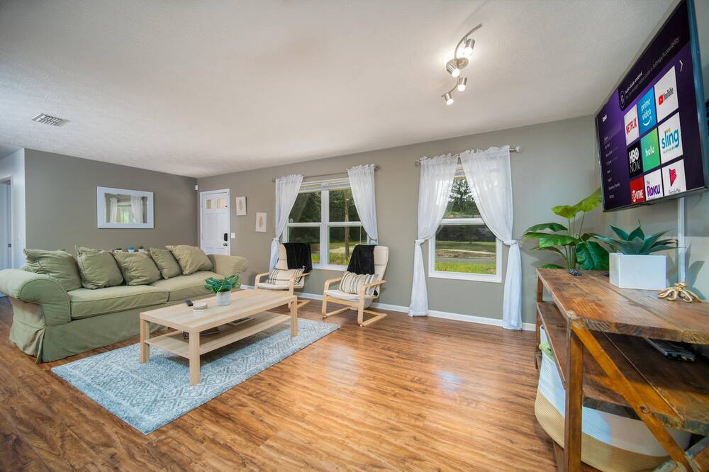 Photo of Livingroom in Orange Park