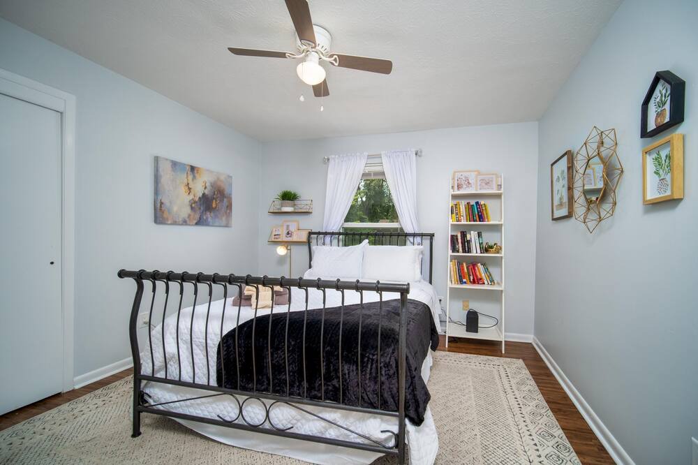 Photo of Bedroom in Orange Park