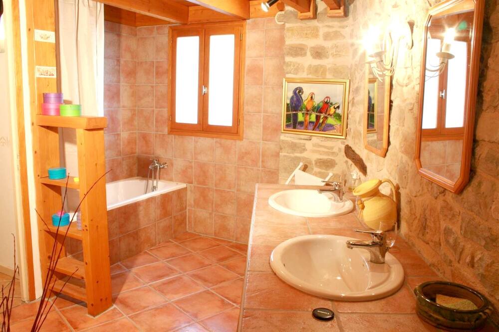 Photo of Bathroom in Milhars