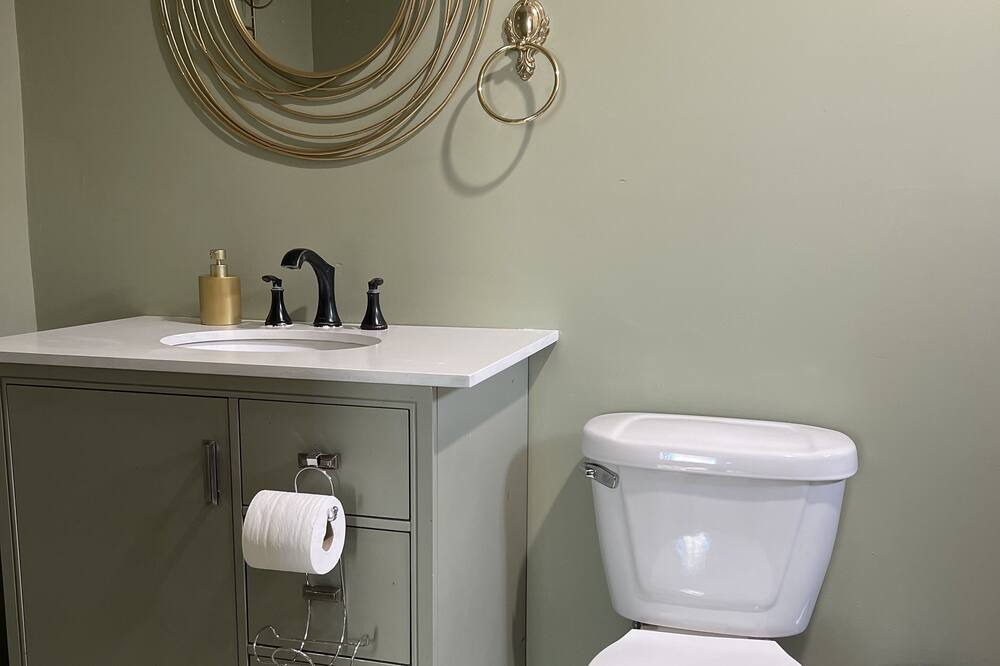 Photo of Bathroom in Bonanza