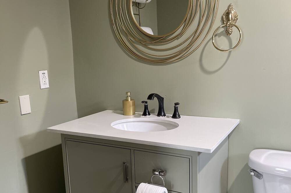 Photo of Bathroom in Bonanza