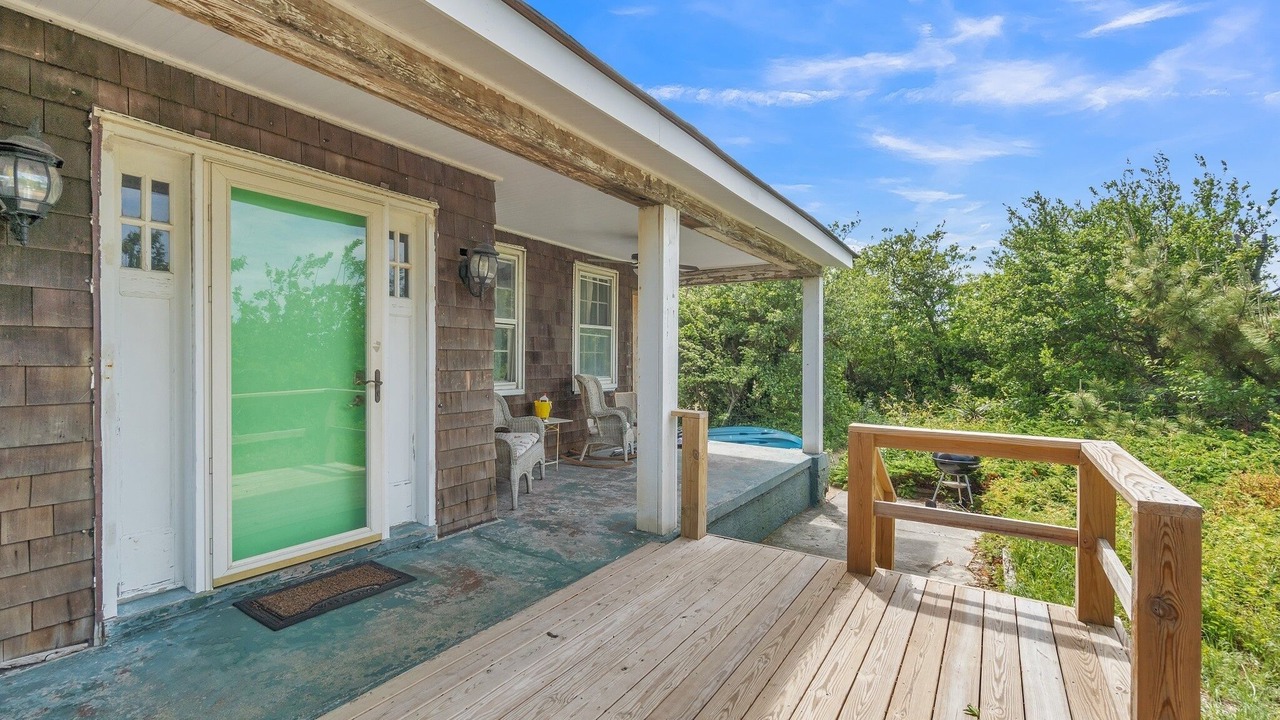 Photo of Patio Balcony in Willoughby Spit