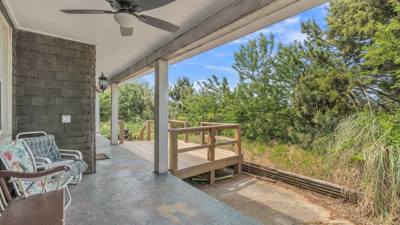 Photo of Patio Balcony in Willoughby Spit