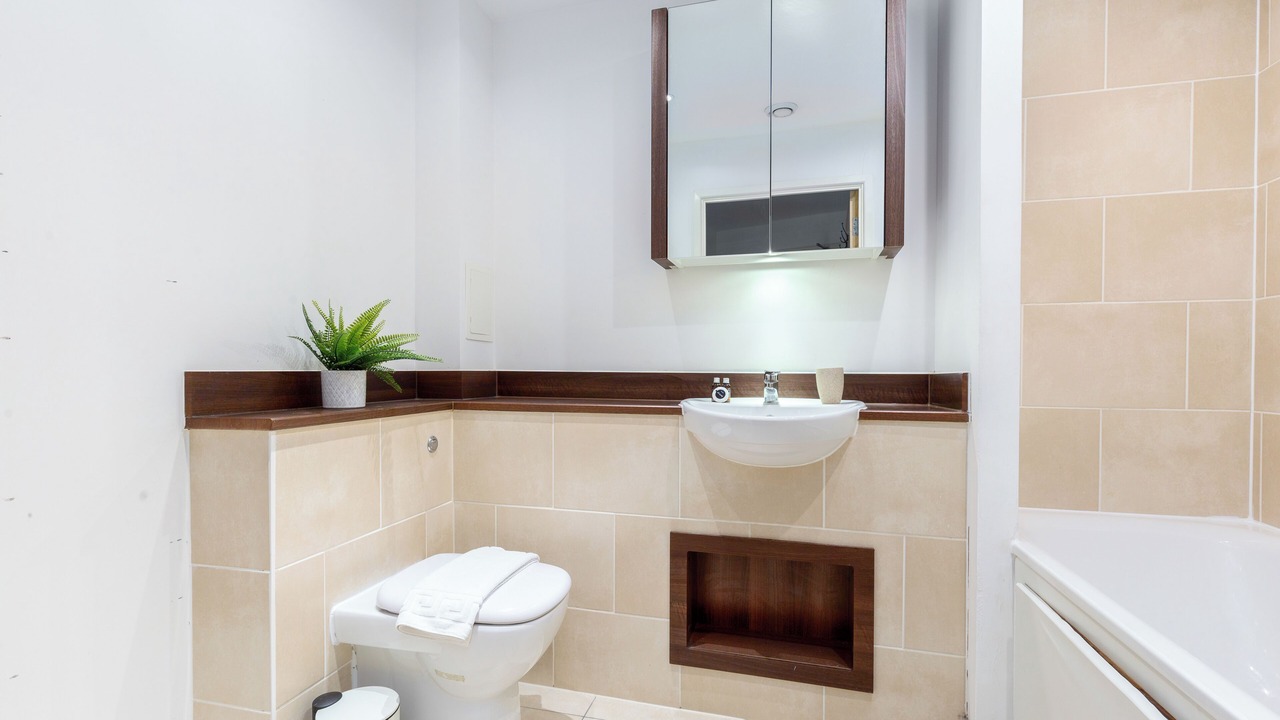 Photo of Bathroom in Rotherhithe