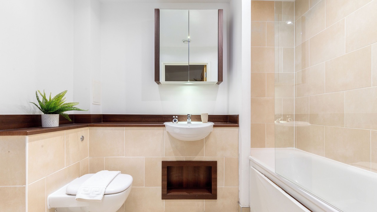 Photo of Bathroom in Rotherhithe