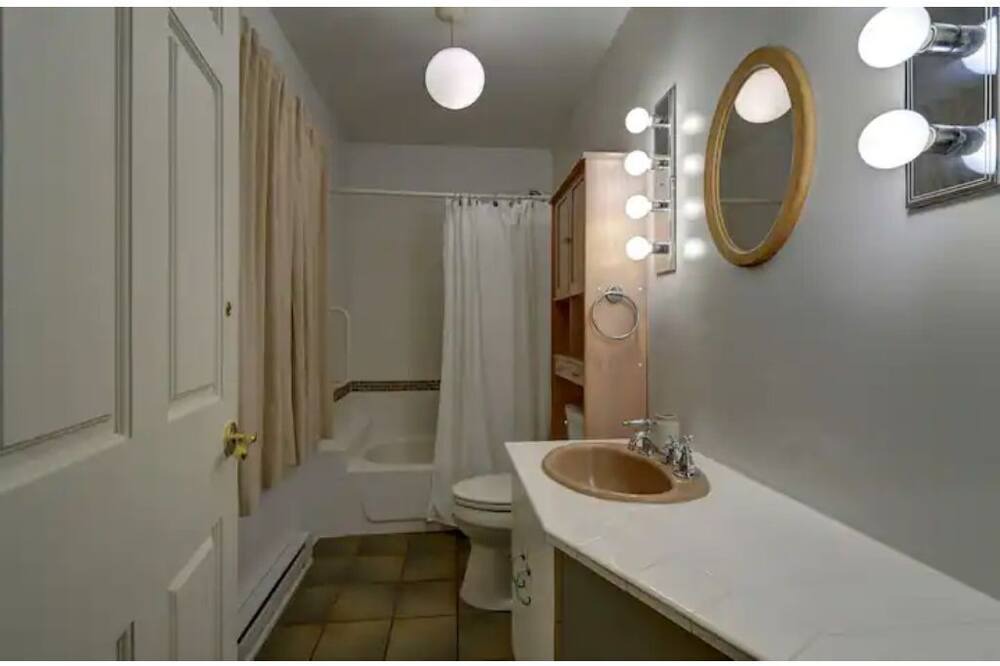 Photo of Bathroom in Williamstown