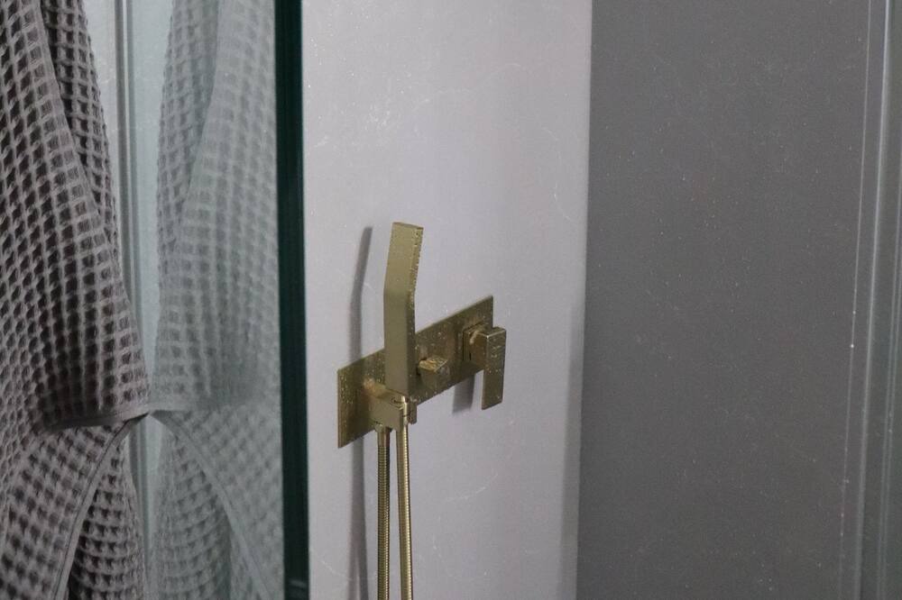 Photo of Bathroom in Grogan's Mill