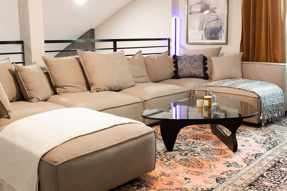 Photo of Livingroom in Grogan's Mill