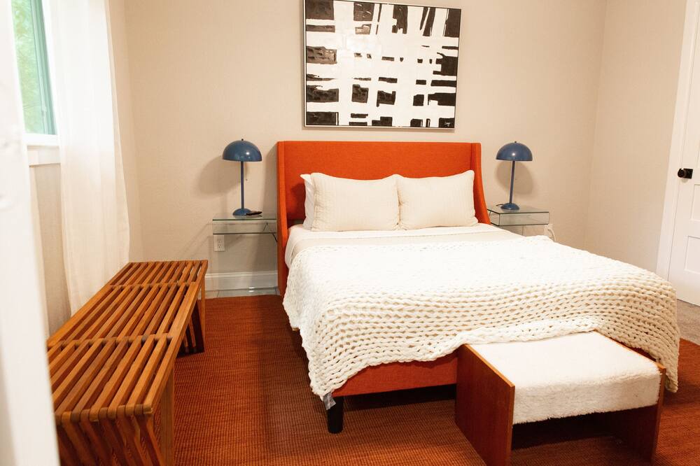 Photo of Bedroom in Grogan's Mill