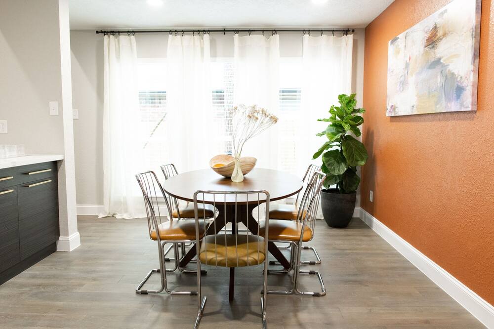 Photo of Livingroom in Grogan's Mill