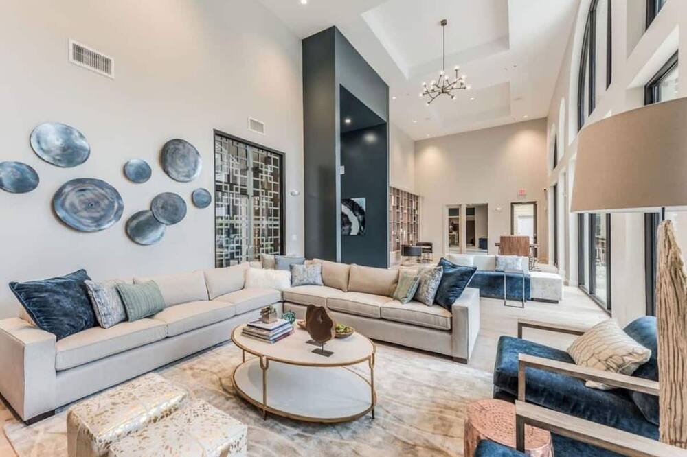 Photo of Livingroom in Memorial City