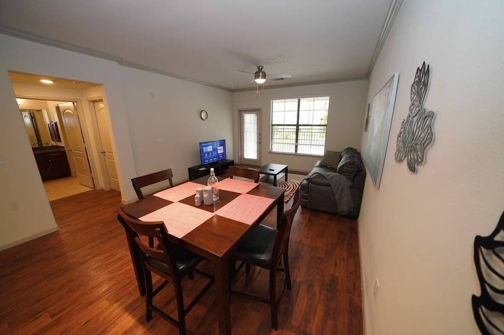 Photo of Livingroom in Memorial City