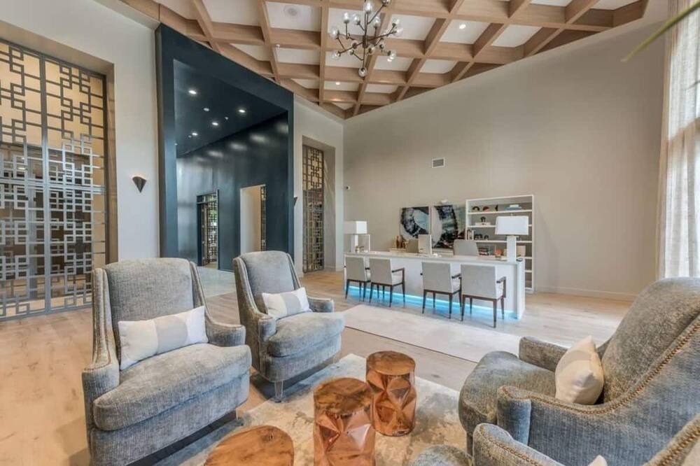 Photo of Livingroom in Memorial City
