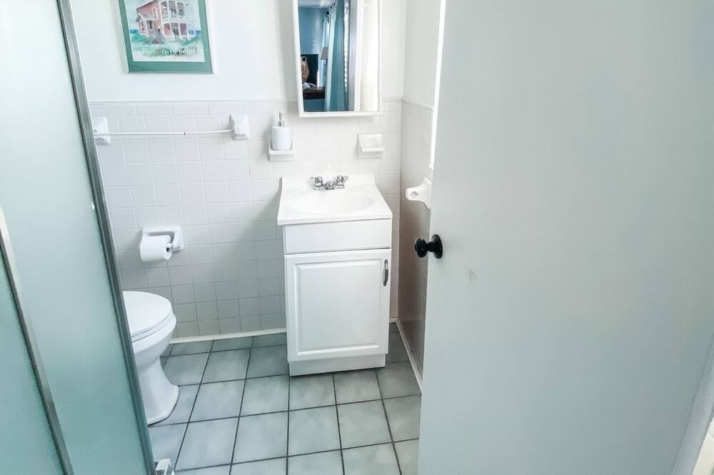 Photo of Bathroom in Tropic