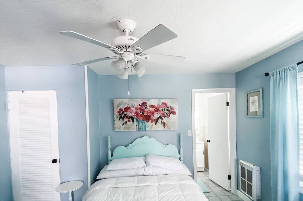 Photo of Bedroom in Tropic