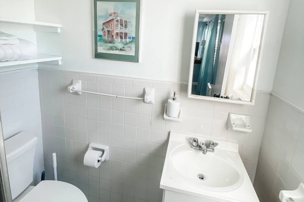 Photo of Bathroom in Tropic