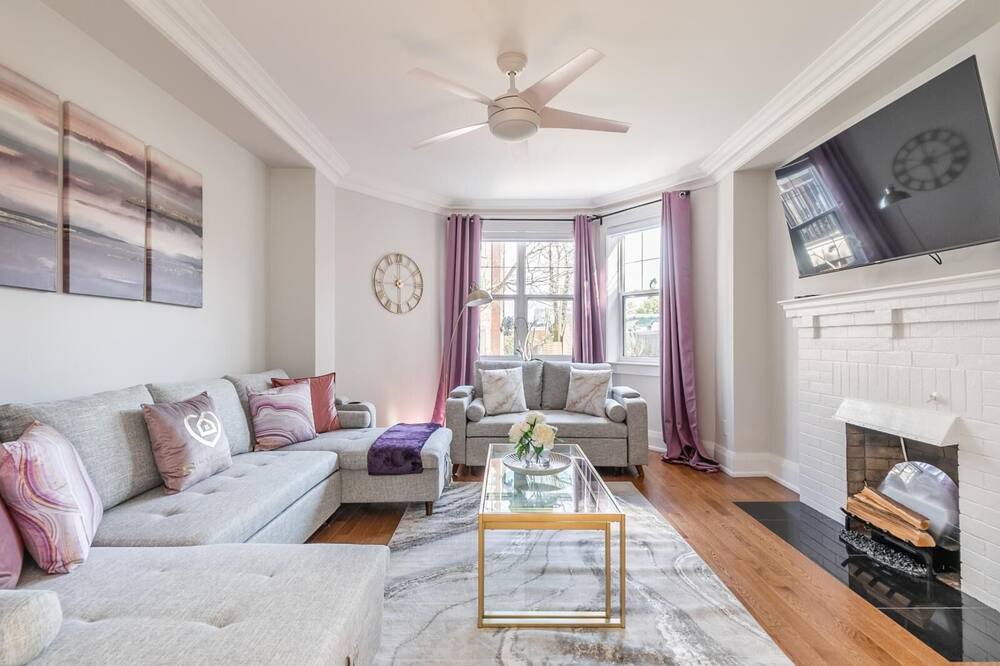 Photo of Livingroom in Saint Clair West Village
