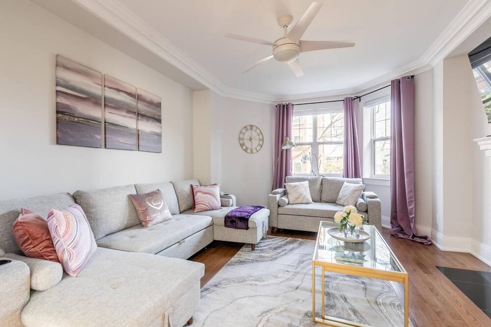 Photo of Livingroom in Saint Clair West Village