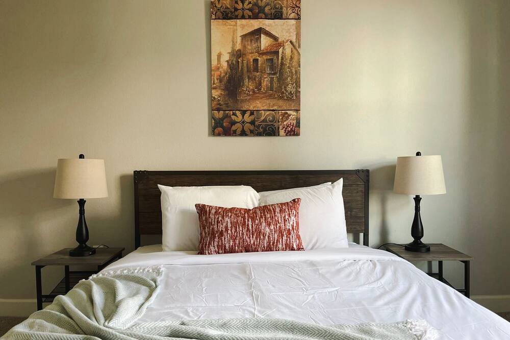 Photo of Bedroom in Ferndale