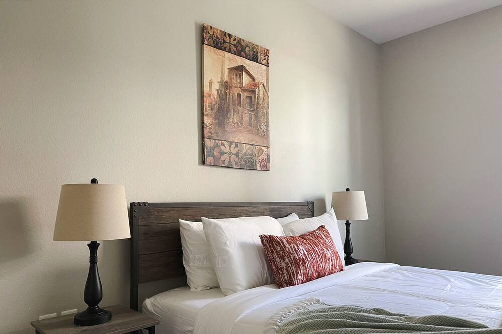 Photo of Bedroom in Ferndale