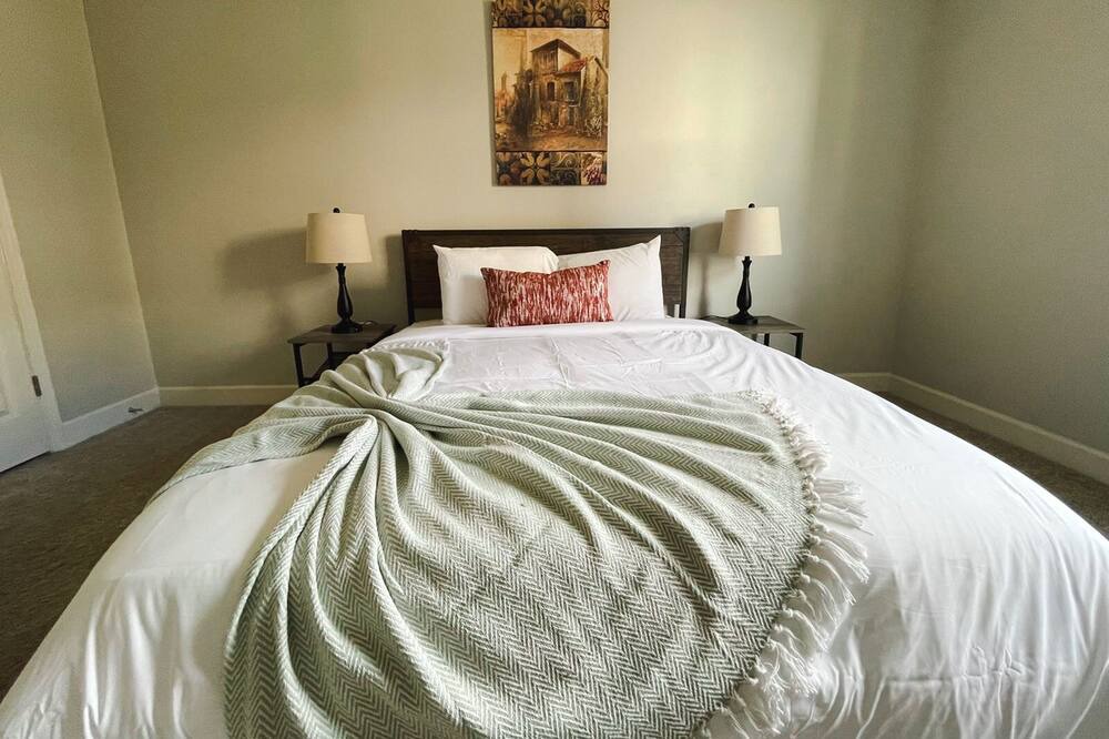 Photo of Bedroom in Ferndale