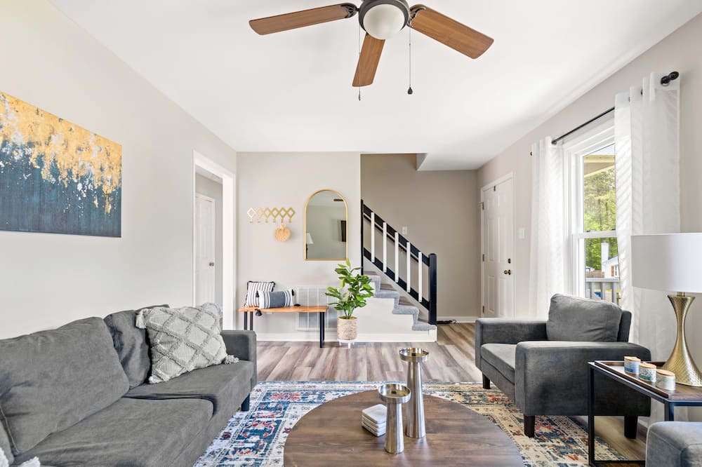 Photo of Livingroom in Chesterfield