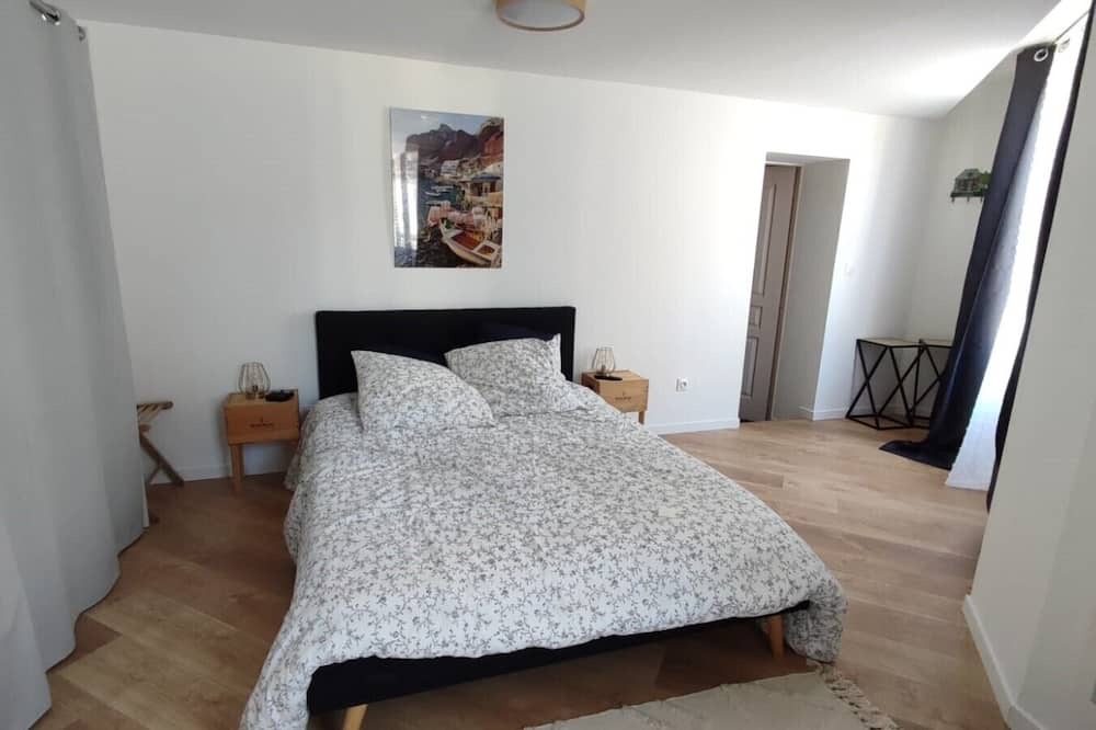 Photo of Bedroom in La Mesniere