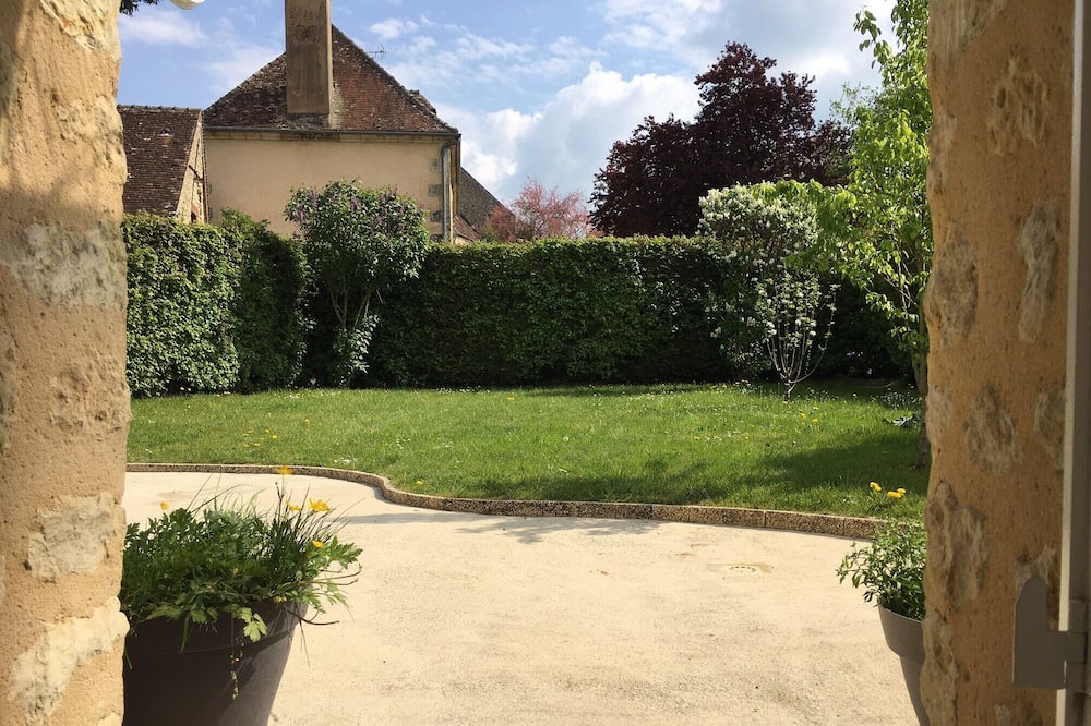 Photo of Outdoor in La Mesniere