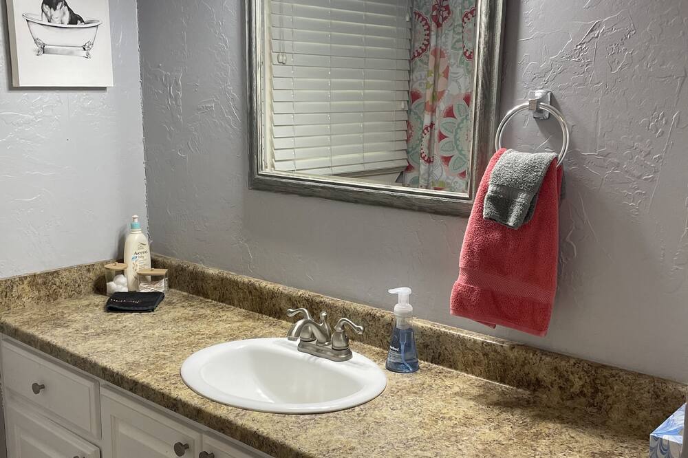Photo of Bathroom in Canyon