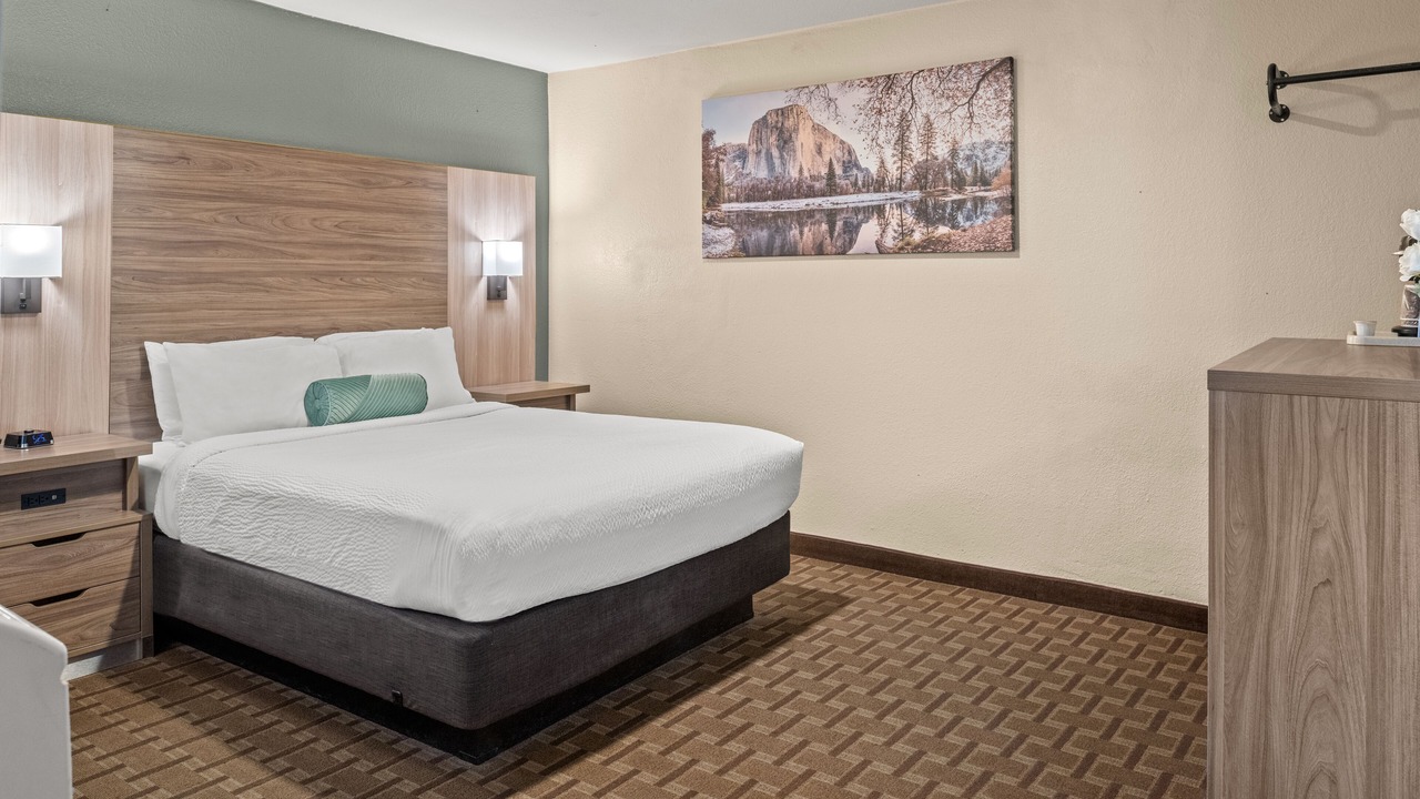 Photo of Bedroom in Groveland