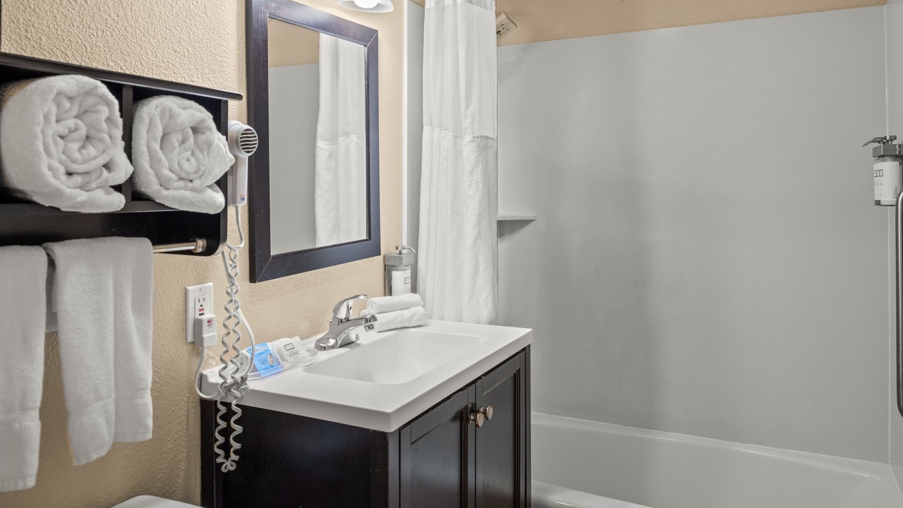 Photo of Bathroom in Groveland