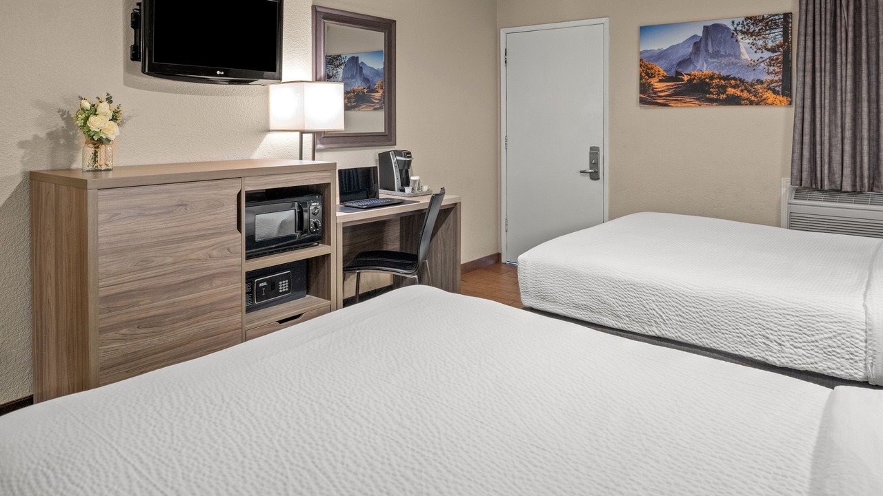 Photo of Bedroom in Groveland