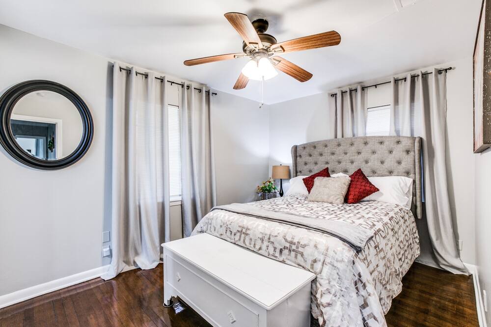 Photo of Bedroom in Edgebrook
