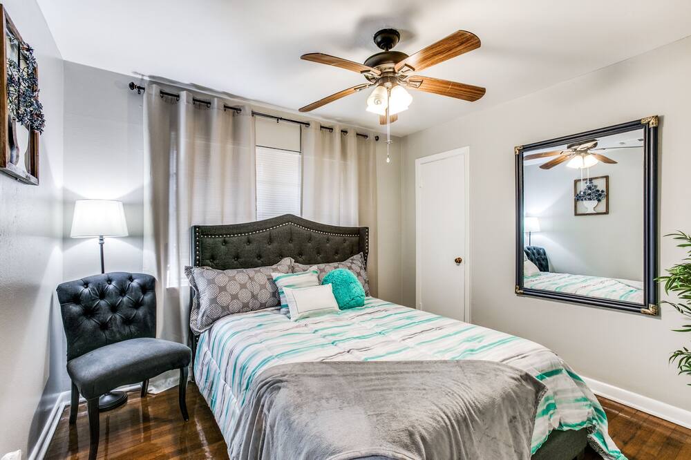 Photo of Bedroom in Edgebrook