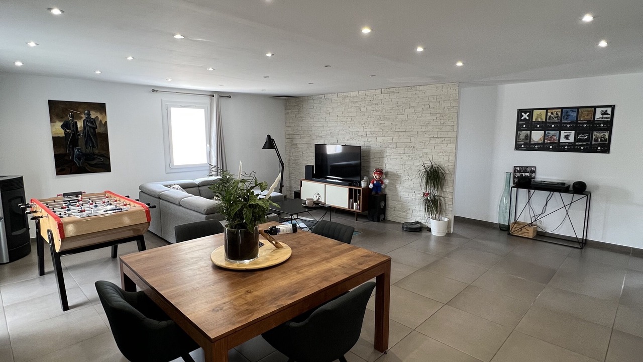 Photo of Others in Senas