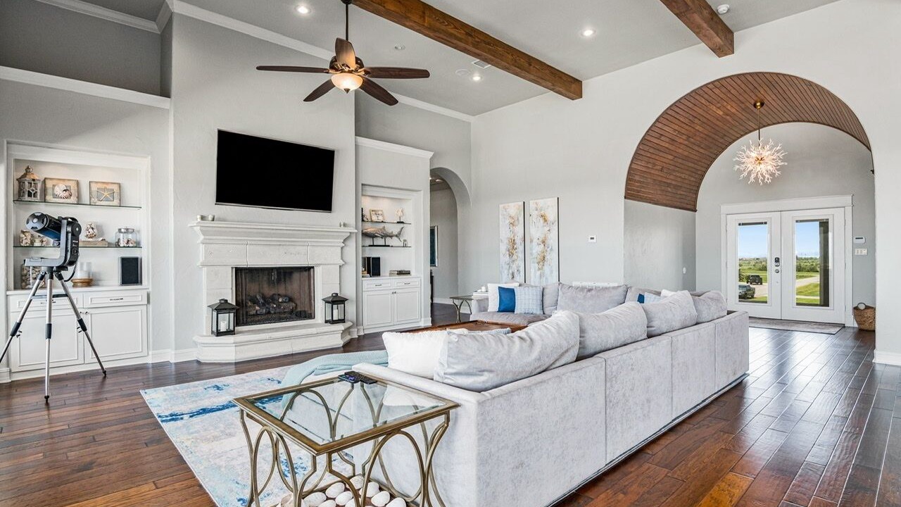 Photo of Bedroom in Crystal Beach