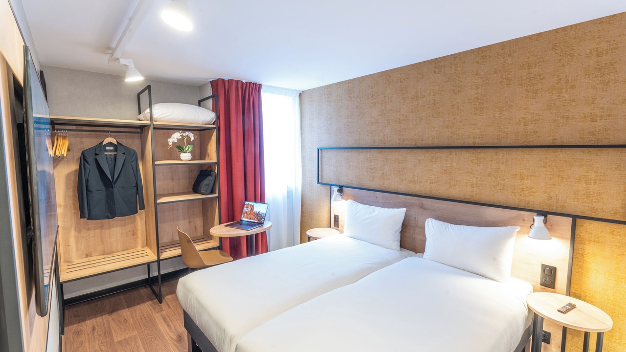 Photo of Bedroom in Saint-Ouen