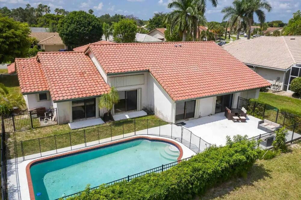 Photo of Outdoor in Greenview Shores