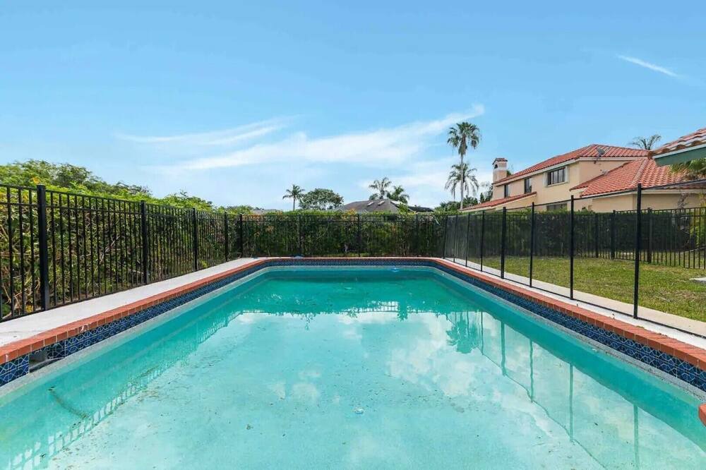 Photo of Outdoor in Greenview Shores