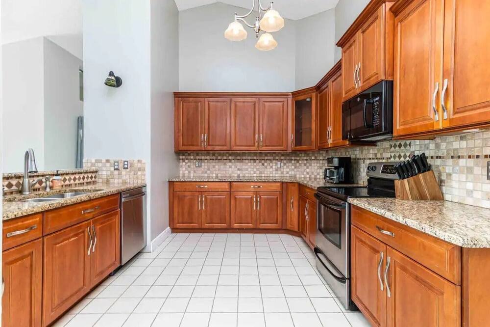 Photo of Kitchen in Greenview Shores