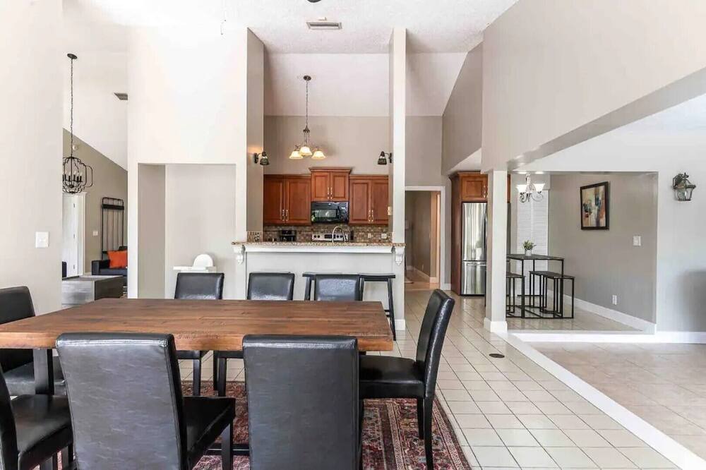 Photo of Kitchen in Greenview Shores